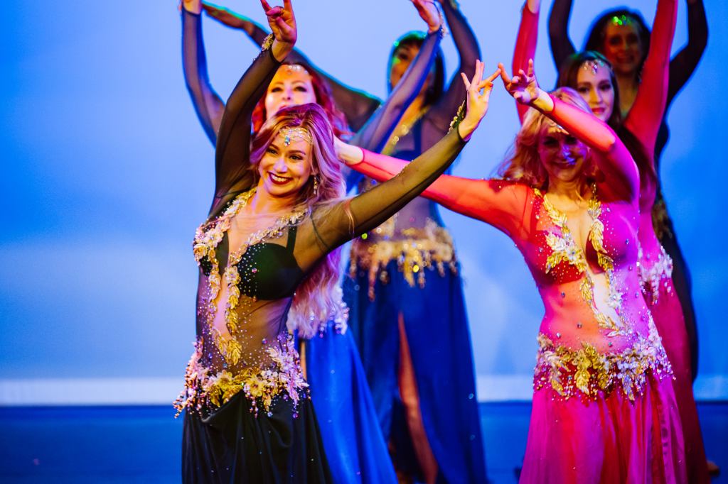 Yalangoch jojalar hammomda koz tashlamoqda